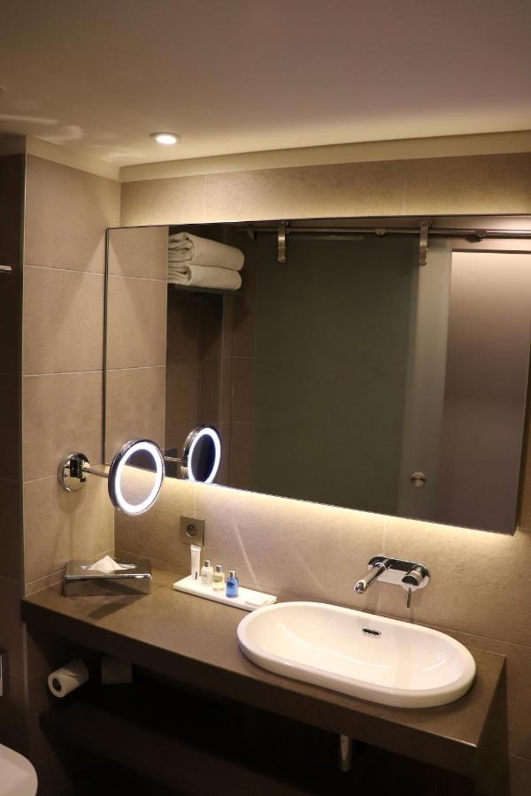 Standard Room with City View,1038556882:JPEG